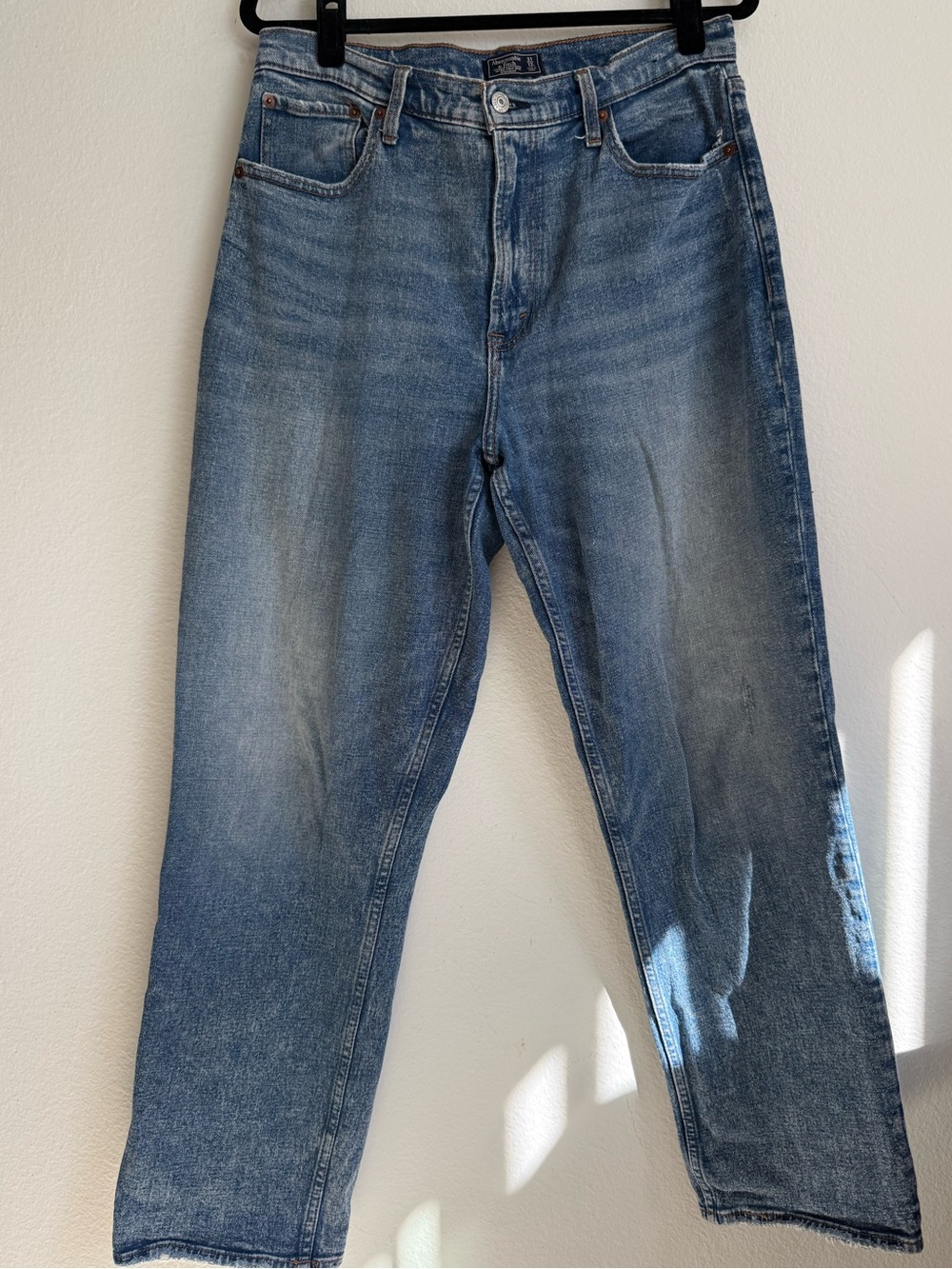 Abercrombie Ultra High Rise Straight Jeans 31 Long